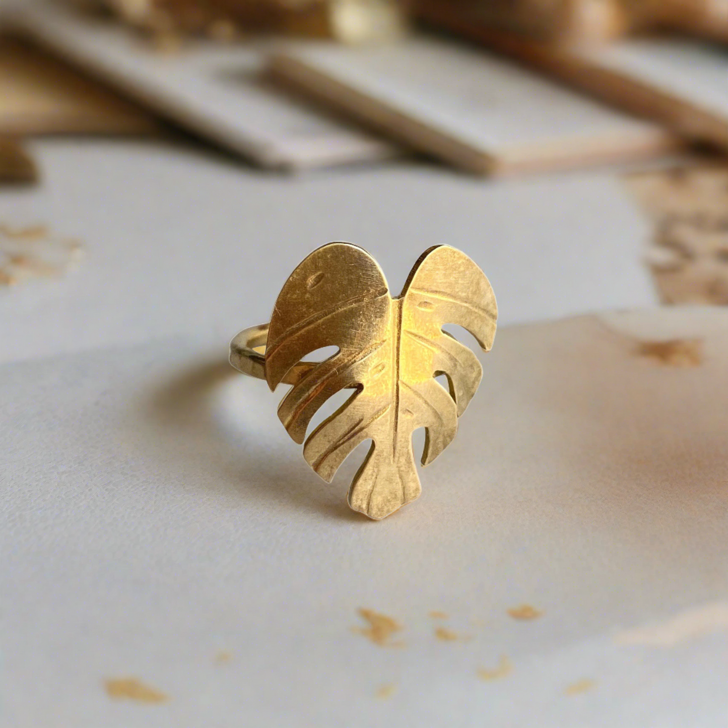 Monstera Leaf Ring