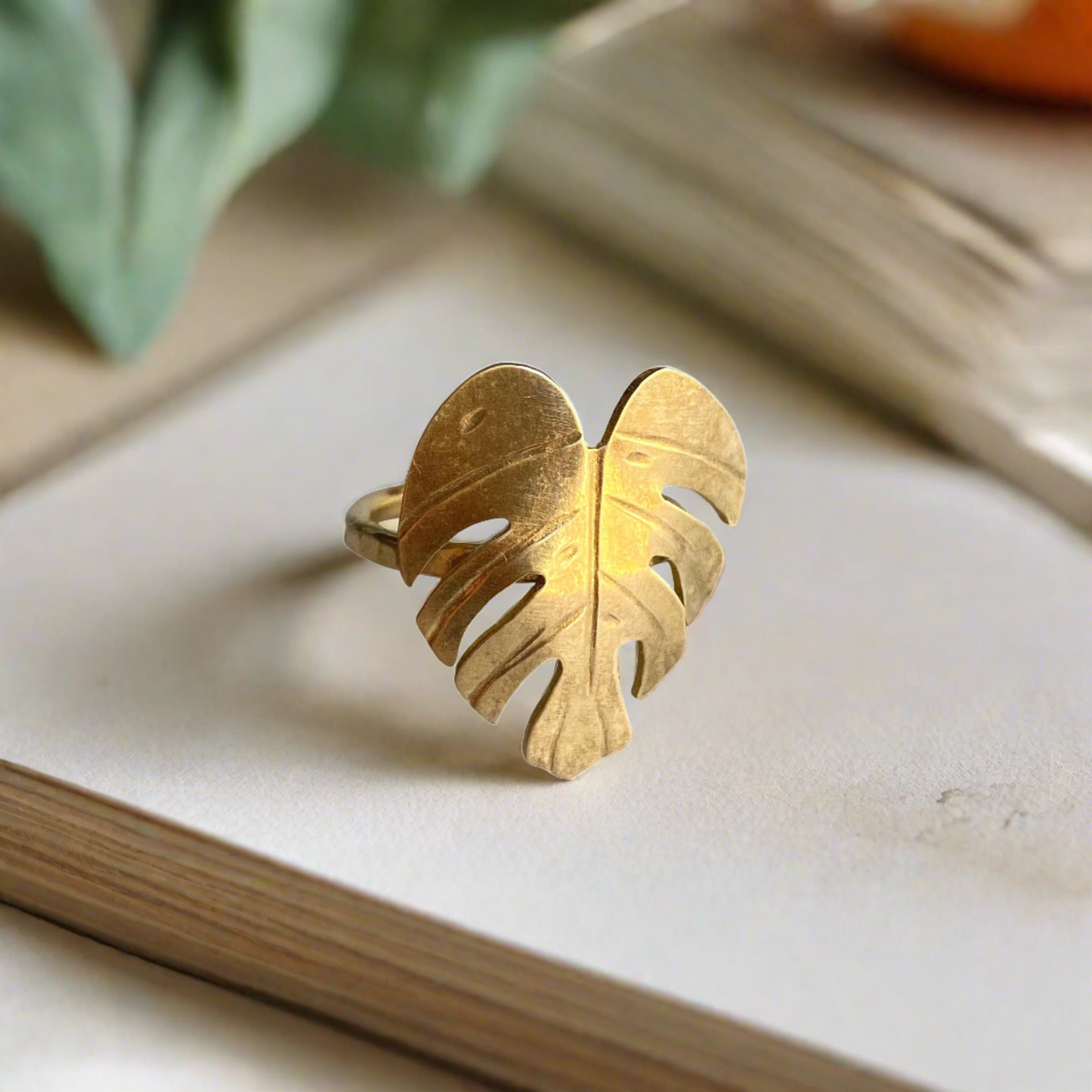 Monstera Leaf Ring