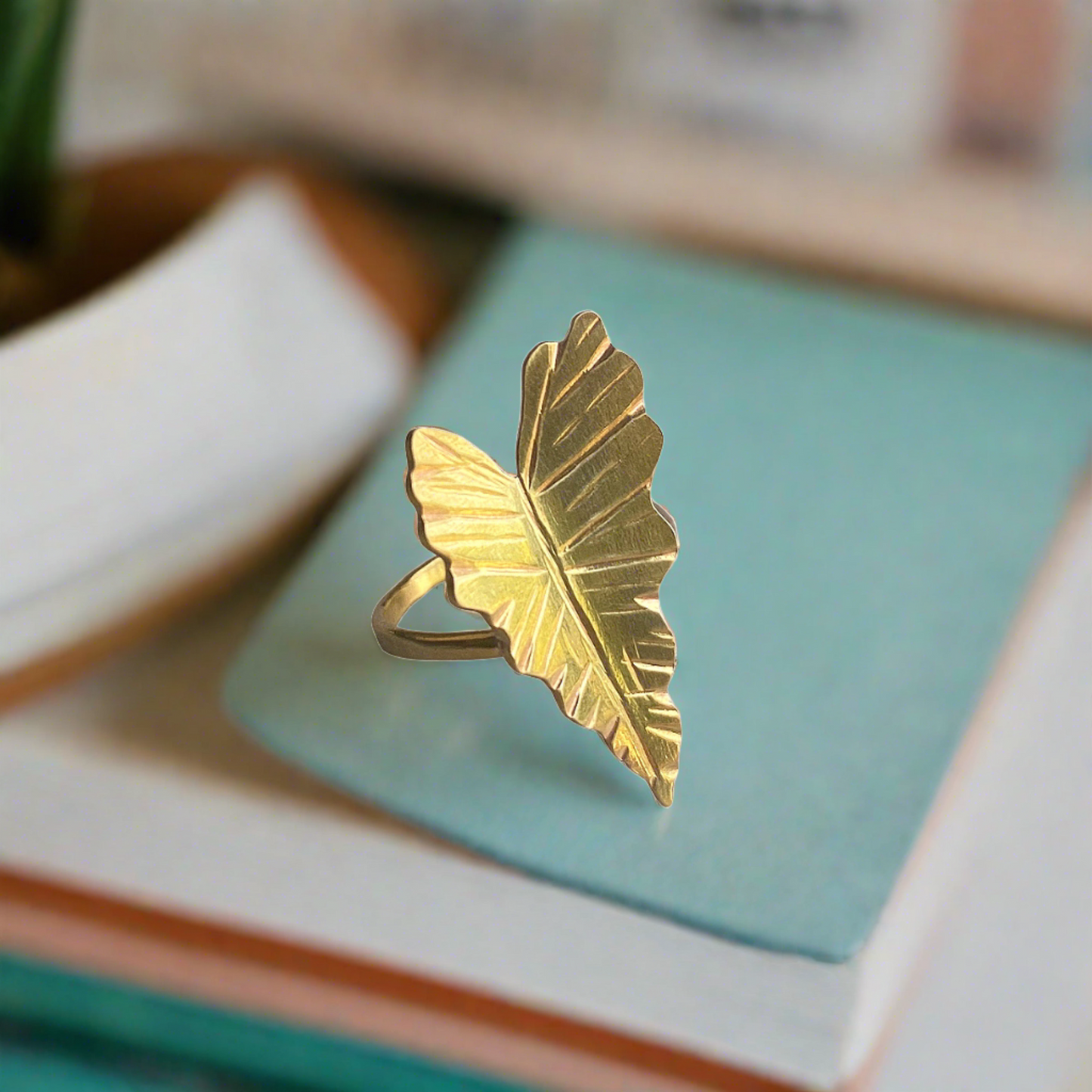 Alocasia Leaf Ring