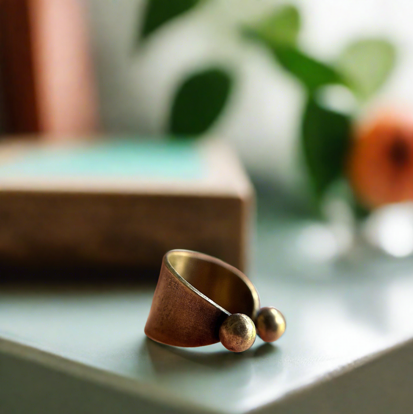 Pointed Ball Midi Ring