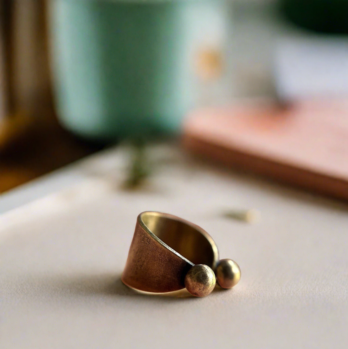 Pointed Ball Midi Ring