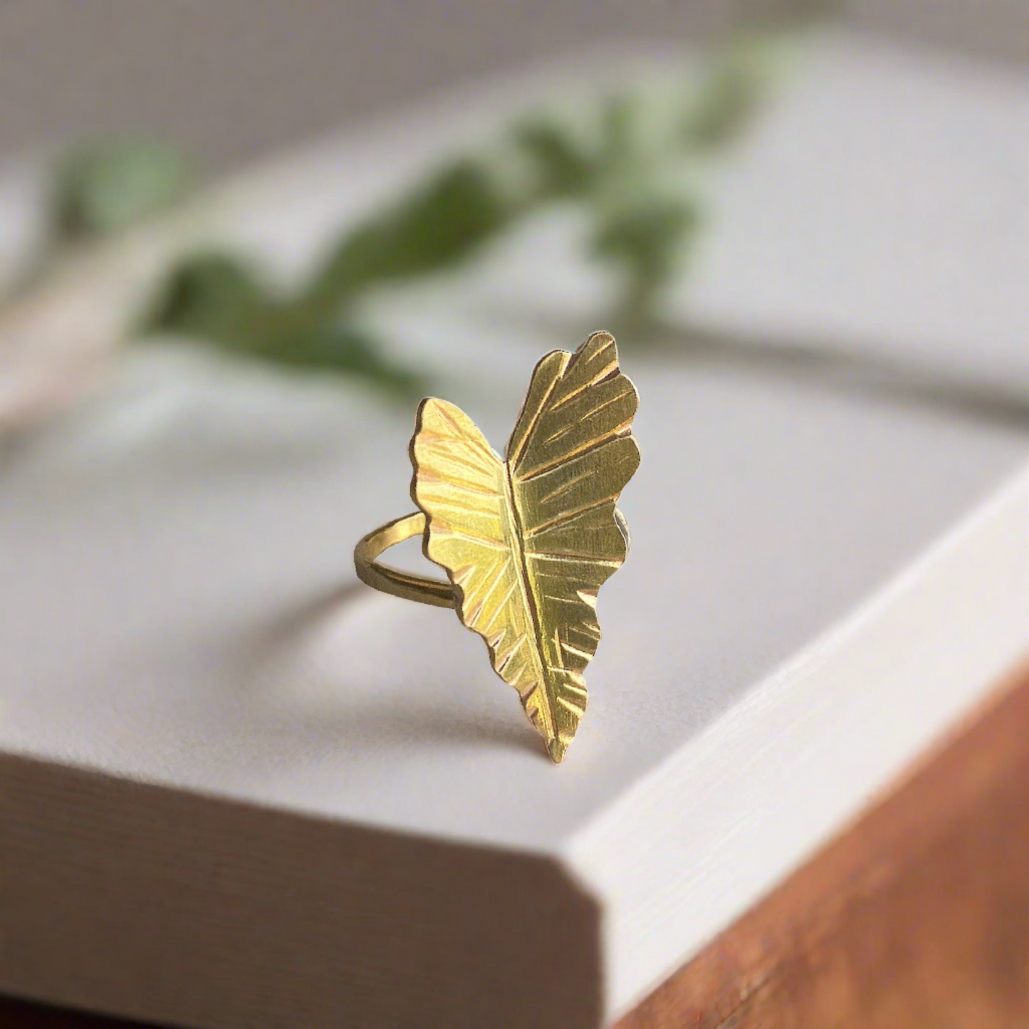 Alocasia Leaf Ring