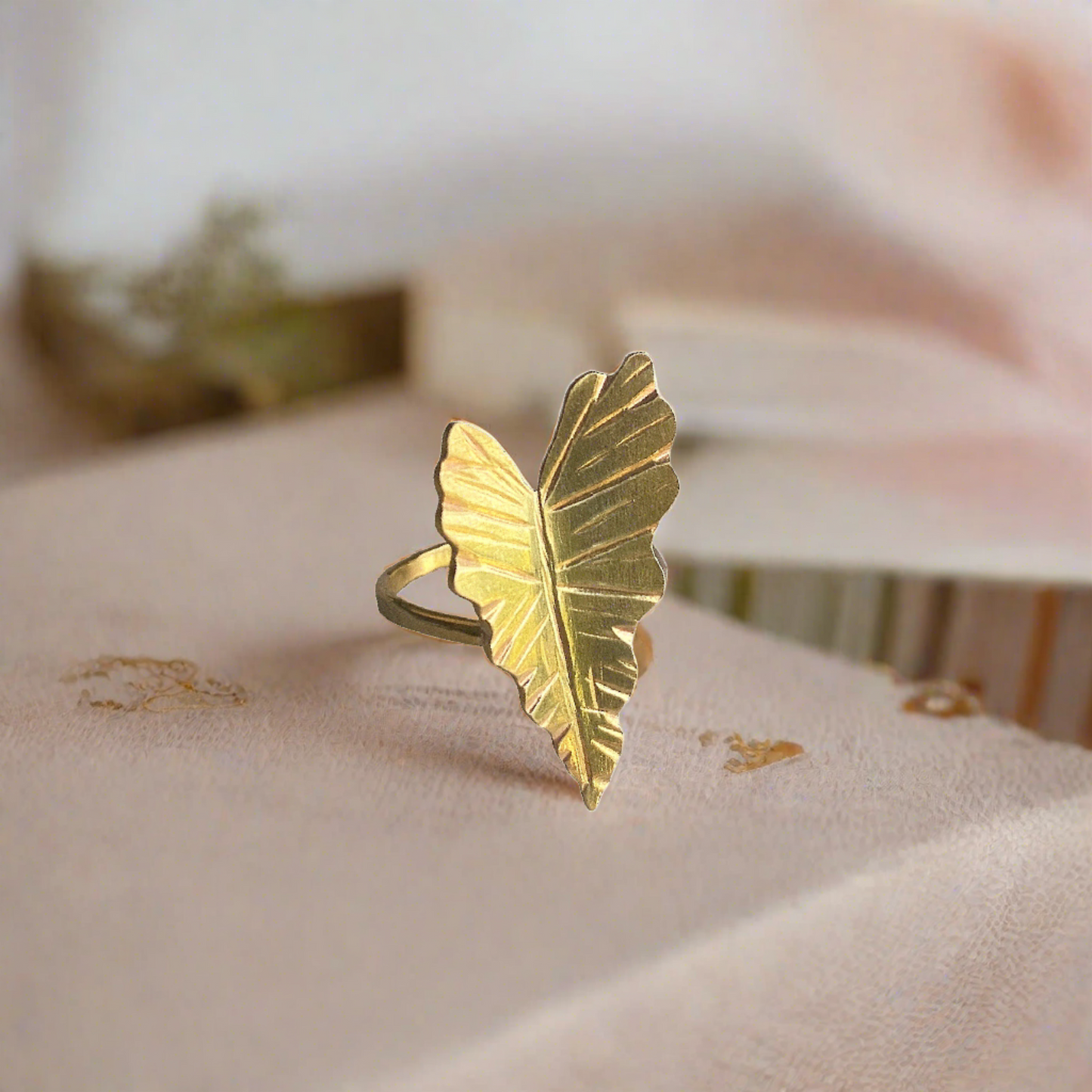 Alocasia Leaf Ring