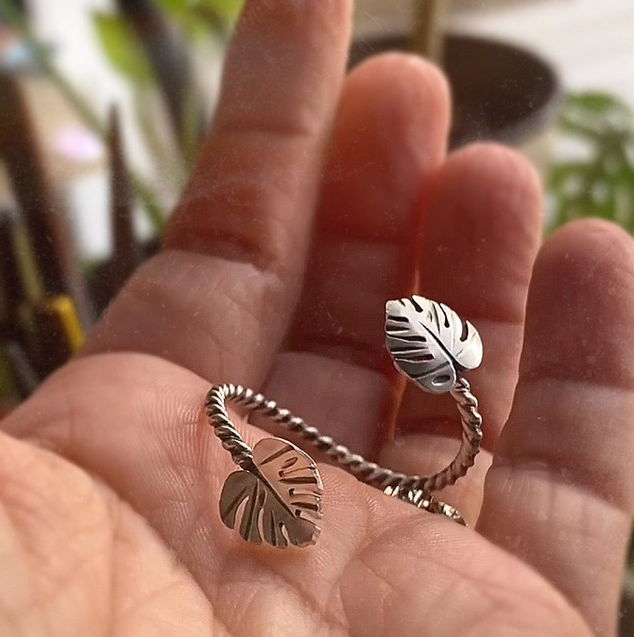 Monstera Leaf Bypass Ring